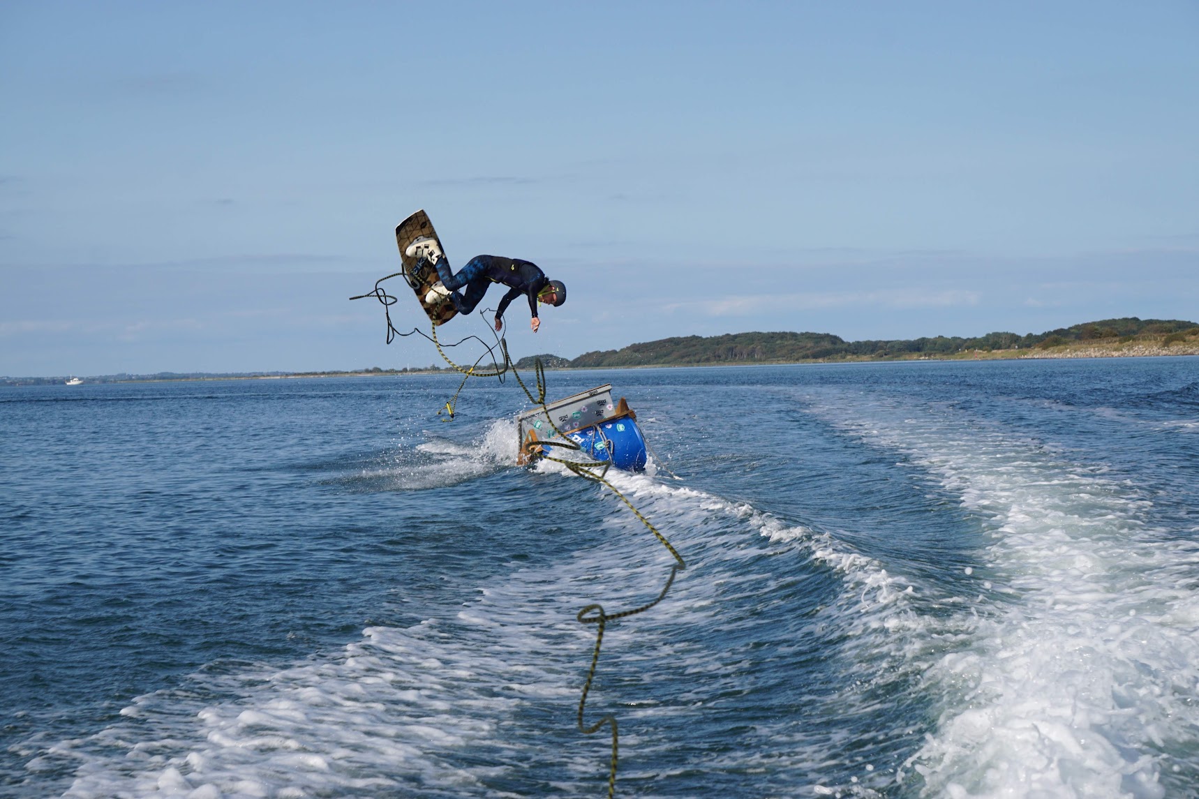 wakboarder fällt kopf über